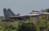 Tiêm kích Su-30 Malaysia biểu diễn tuyệt kỹ 'lá vàng rơi'