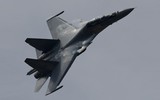 Tiêm kích Su-30 Malaysia biểu diễn tuyệt kỹ 'lá vàng rơi'