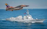 Bất chấp cảnh báo ‘nóng’, tiêm kích F-16 Venezuela vẫn ‘vờn trên đầu’ khu trục hạm Mỹ