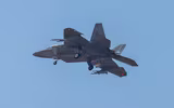 ‘Quái điểu’ F-22 Raptor phá kỷ lục bắn xa với tên lửa AIM-120 mới, khẳng định thế thượng phong