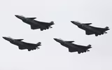 Trung Quốc cán mốc 300 tiêm kích J-20: Vượt xa số lượng F-22 Mỹ, liệu có thay đổi ‘cán cân’ bầu trời?