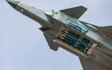 Tiêm kích J-20 Trung Quốc thử nghiệm 'chế độ quái thú' với 14 tên lửa