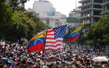 Máy bay Mỹ vừa áp sát bờ Venezuela: Bước leo thang đầy toan tính