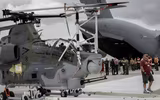 Trực thăng AH-1Z Viper của thủy quân lục chiến Mỹ diễn tập bắn đạn thật trên biển Caribe