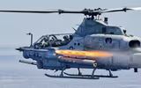Trực thăng AH-1Z Viper của thủy quân lục chiến Mỹ diễn tập bắn đạn thật trên biển Caribe