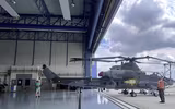 Trực thăng AH-1Z Viper của thủy quân lục chiến Mỹ diễn tập bắn đạn thật trên biển Caribe