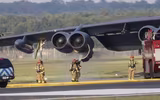 Oanh tạc cơ B-52 Mỹ thị uy ngoài khơi Venezuela giữa căng thẳng khu vực