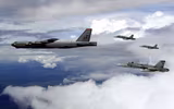 Oanh tạc cơ B52 Mỹ cùng tiêm kích Phần Lan tuần tra sát sườn Nga