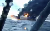 Khoảnh khắc xuồng tự sát Ukraine tấn công 'tàu chở dầu Nga'