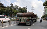 [Ảnh] Kinh hãi những ‘hung thần’ chở cuộn thép lao ào ào trên đường