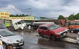 [Ảnh] Kinh hãi những ‘hung thần’ chở cuộn thép lao ào ào trên đường