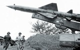 [Ảnh] ‘Pháo đài bay’ B52 phơi xác hoàn toàn khi hồ Hữu Tiệp rút cạn nước 