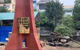 [Ảnh] ‘Pháo đài bay’ B52 phơi xác hoàn toàn khi hồ Hữu Tiệp rút cạn nước 