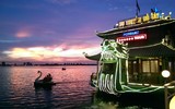 [Ảnh] Những xác ‘tàu ma’ vật vờ trên sóng nước hồ Tây