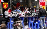Trên phố ‘triệu đô’ bày bán ê hề quần áo giày dép… đại hạ giá 80%
