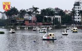Vừa vui chơi vừa tránh dịch, người Hà Nội đổ đi ‘đạp vịt’ mùng 5 Tết