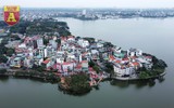 Toàn cảnh công trình xây dựng lừng lững nằm trên khu đất ‘kim cương’ sát mép hồ Tây