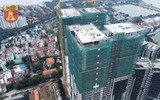 Toàn cảnh công trình xây dựng lừng lững nằm trên khu đất ‘kim cương’ sát mép hồ Tây