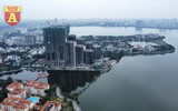 Toàn cảnh công trình xây dựng lừng lững nằm trên khu đất ‘kim cương’ sát mép hồ Tây