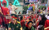 Các cựu chiến binh từ miền Nam ra dự Đại lễ A80 được lực lượng Công an Hà Nội bố trí chỗ ngồi ưu tiên