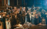 Những hình ảnh xúc động về người lính cứu hỏa cứu người tại đám cháy có nhiều bình khí gas ở Đan Phượng