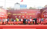 Rộn ràng hương vị Tết, thi gói bánh chưng làng Vân, huyện Hiệp Hòa