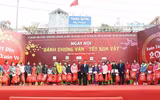 Rộn ràng hương vị Tết, thi gói bánh chưng làng Vân, huyện Hiệp Hòa