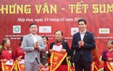Rộn ràng hương vị Tết, thi gói bánh chưng làng Vân, huyện Hiệp Hòa