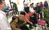 Hình ảnh đẹp về tình quân dân trong những ngày làm thẻ căn cước công dân gắn chip 