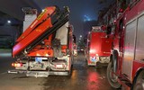 Huy động lực lượng trong đêm cứu người tại công trình sập giàn giáo 