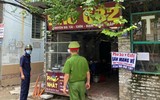 Những hình ảnh trước khi thực hiện quy định 'hàng ăn chỉ bán mang về', gội đầu, cắt tóc ngừng hoạt động