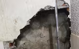 Thót tim giải cứu bé trai mắc kẹt hơn 1 ngày đêm tại khe tường bê tông