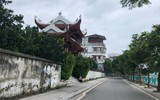 Ven hồ Tây chỉ còn dáng bóng những người làm nhiệm vụ ứng trực