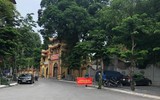 Ven hồ Tây chỉ còn dáng bóng những người làm nhiệm vụ ứng trực