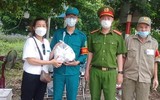 Hình ảnh về đêm ở chốt làm nhiệm vụ phòng chống Covid-19 