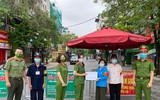 Các đoàn thể Công an quận Tây Hồ “tiếp sức” động viên tinh thần các chốt kiểm soát Covid-19