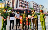 “Giải cứu” những người mắc kẹt khó khăn do Covid-19