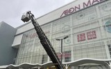 Xe thang chuyên dụng cứu người tại Trung tâm thương mại Aeon Mall Long Biên ở tình huống giả định