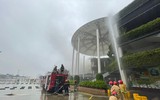 Xe thang chuyên dụng cứu người tại Trung tâm thương mại Aeon Mall Long Biên ở tình huống giả định
