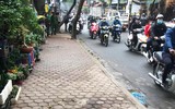 Tuyên truyền nhắc nhở hộ kinh doanh không lấn chiếm vỉa hè, phố hoa cây cảnh trên đường Hoàng Hoa Thám