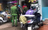 Tuyên truyền nhắc nhở hộ kinh doanh không lấn chiếm vỉa hè, phố hoa cây cảnh trên đường Hoàng Hoa Thám