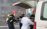 Lửa khói bao trùm khu Công nghiệp Phú Nghĩa, trong tình huống diễn tập tìm kiếm cứu nạn