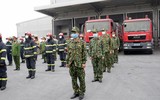 Lửa khói bao trùm khu Công nghiệp Phú Nghĩa, trong tình huống diễn tập tìm kiếm cứu nạn