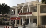 Xảy cháy nhà ở ngõ sâu, xe chữa cháy không tiếp cận được trong tình huống giả định