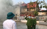 Xảy cháy nhà ở ngõ sâu, xe chữa cháy không tiếp cận được trong tình huống giả định
