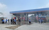 Xử lý nhanh tình huống xe ô tô đang nhập xăng xảy cháy 
