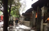 Hình ảnh ngôi biệt thự bị lửa bao trùm trong sáng sớm 13-8