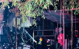 Dập tắt đám cháy nhà dân tại quận Hoàng Mai