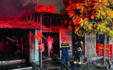 Dập tắt đám cháy nhà dân tại quận Hoàng Mai