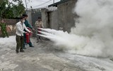  Người dân cùng lực lượng Công an đội nắng lắp điểm chữa cháy công cộng